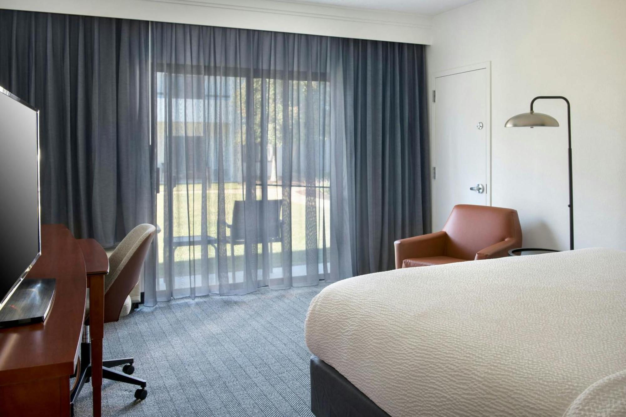 Courtyard By Marriott Annapolis Hotel Exterior photo